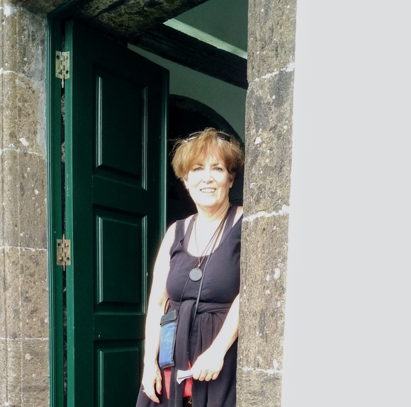 Meet your Posher, Lizzy - Picture 1 of 1